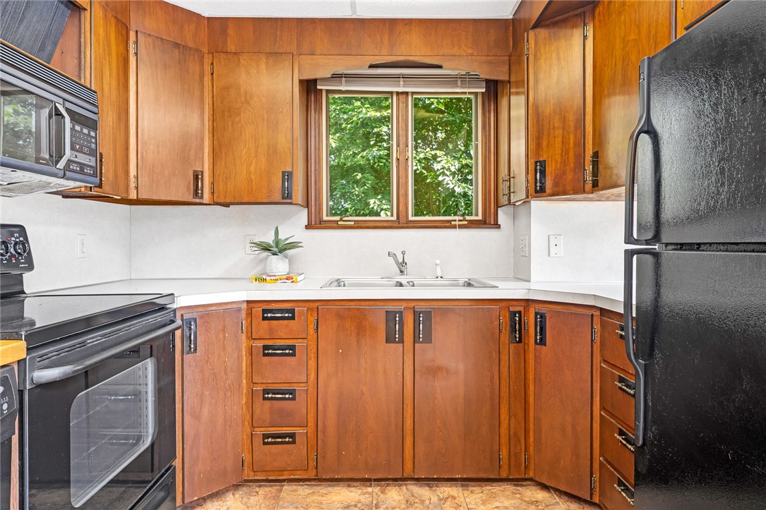 29 Munro Avenue Warren, RI 02885 - Photo 17 of 39