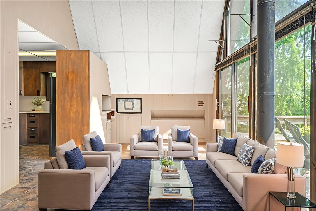 29 Munro Avenue Warren, RI 02885 - Photo 20 of 39 Virtually Staged