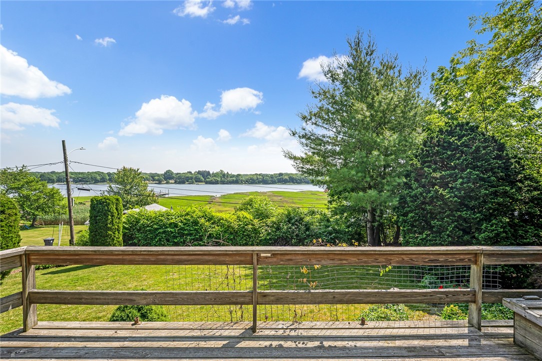 29 Munro Avenue Warren, RI 02885 - Photo 3 of 39