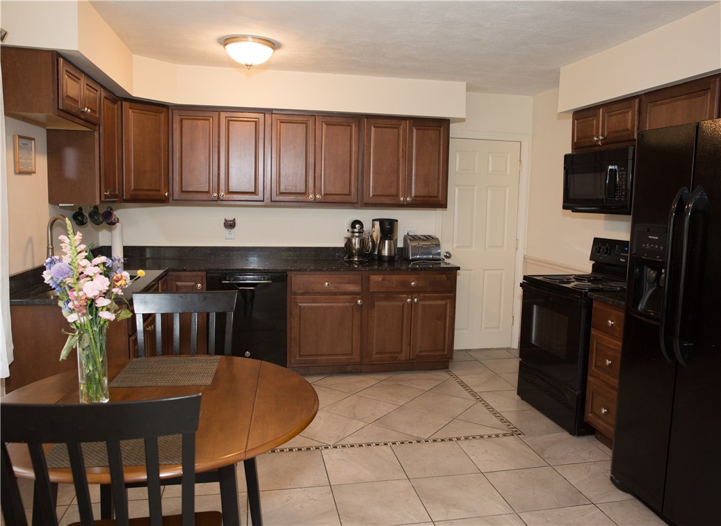 25 Willow Road Smithfield, RI 02828 - Photo 12 of 36
