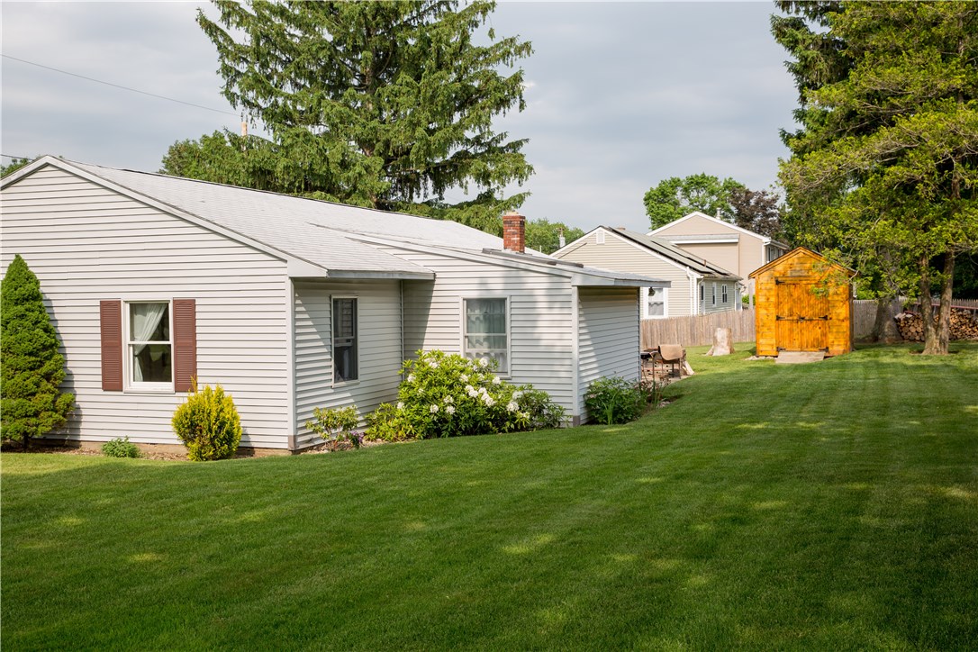 25 Willow Road Smithfield, RI 02828 - Photo 4 of 36
