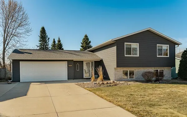 $350,000 | 3864 Chesapeake Lane Northwest, Rochester, MN 55901