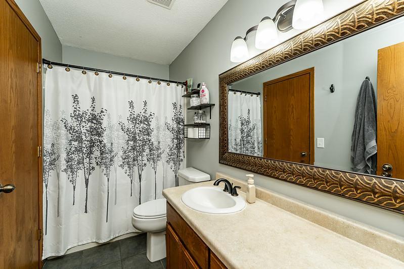 3864 Chesapeake Lane Northwest Rochester, MN 55901 - Photo 16 of 24