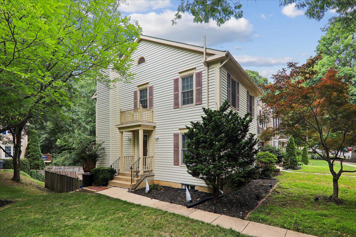 End unit 3BR 2FB 2HB Walkout townhome