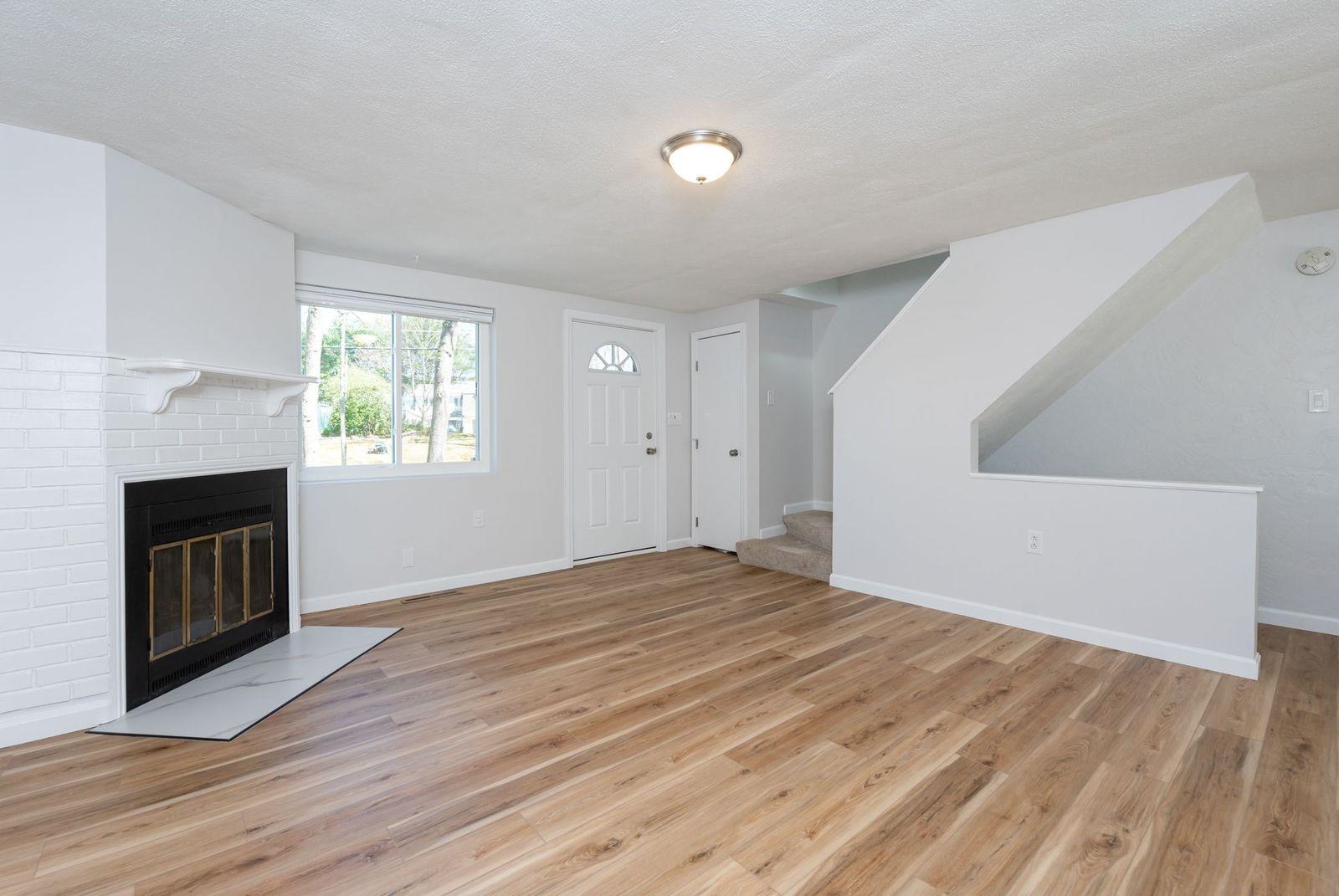 56 L Conleys Grove Road, Unit B Derry, NH 03038 - Photo 4 of 26