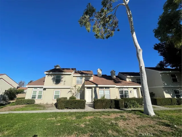 front view of house with a yard