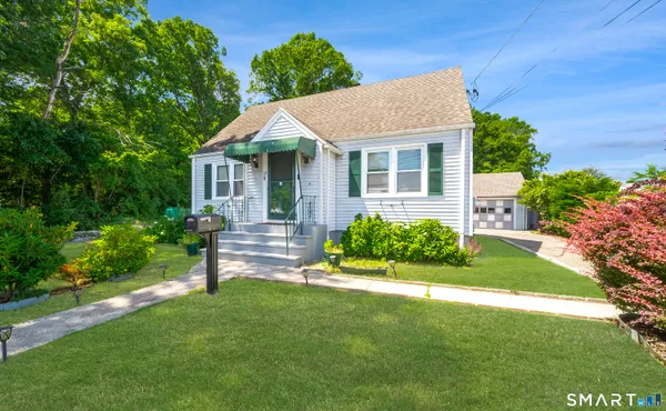$449,900 | 25 Oakwood Street, Bridgeport, CT 06606