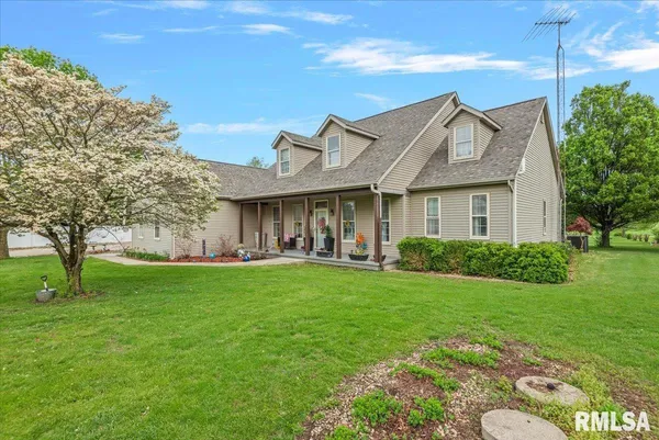 $535,000 | 333 West Glenarm Road, Glenarm, IL 62536