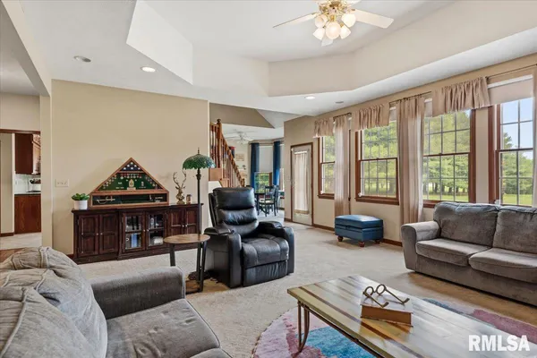 $535,000 | 333 West Glenarm Road, Glenarm, IL 62536