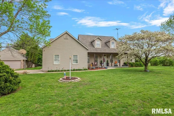 $535,000 | 333 West Glenarm Road, Glenarm, IL 62536
