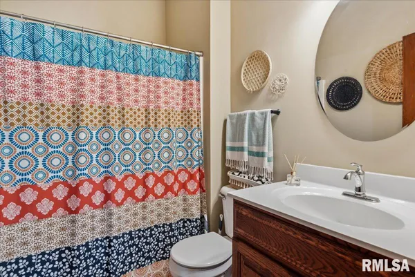 $535,000 | 333 West Glenarm Road, Glenarm, IL 62536