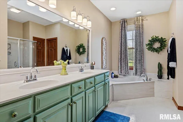 $535,000 | 333 West Glenarm Road, Glenarm, IL 62536