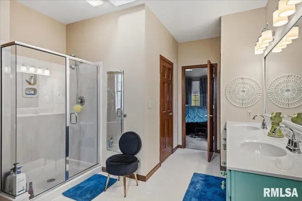 $535,000 | 333 West Glenarm Road, Glenarm, IL 62536