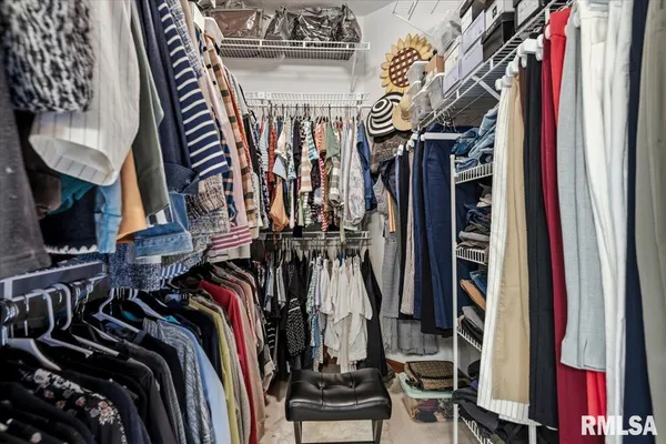 $535,000 | 333 West Glenarm Road, Glenarm, IL 62536