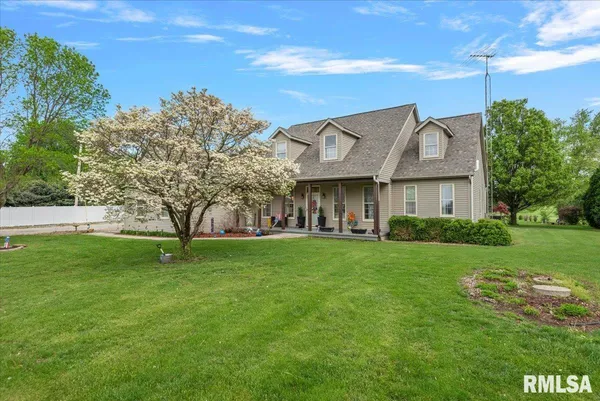$535,000 | 333 West Glenarm Road, Glenarm, IL 62536