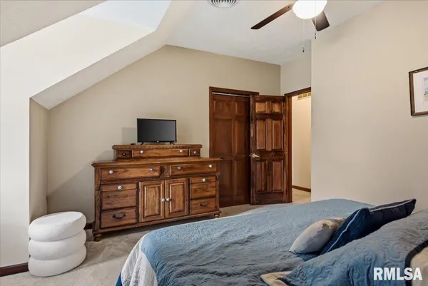 $535,000 | 333 West Glenarm Road, Glenarm, IL 62536