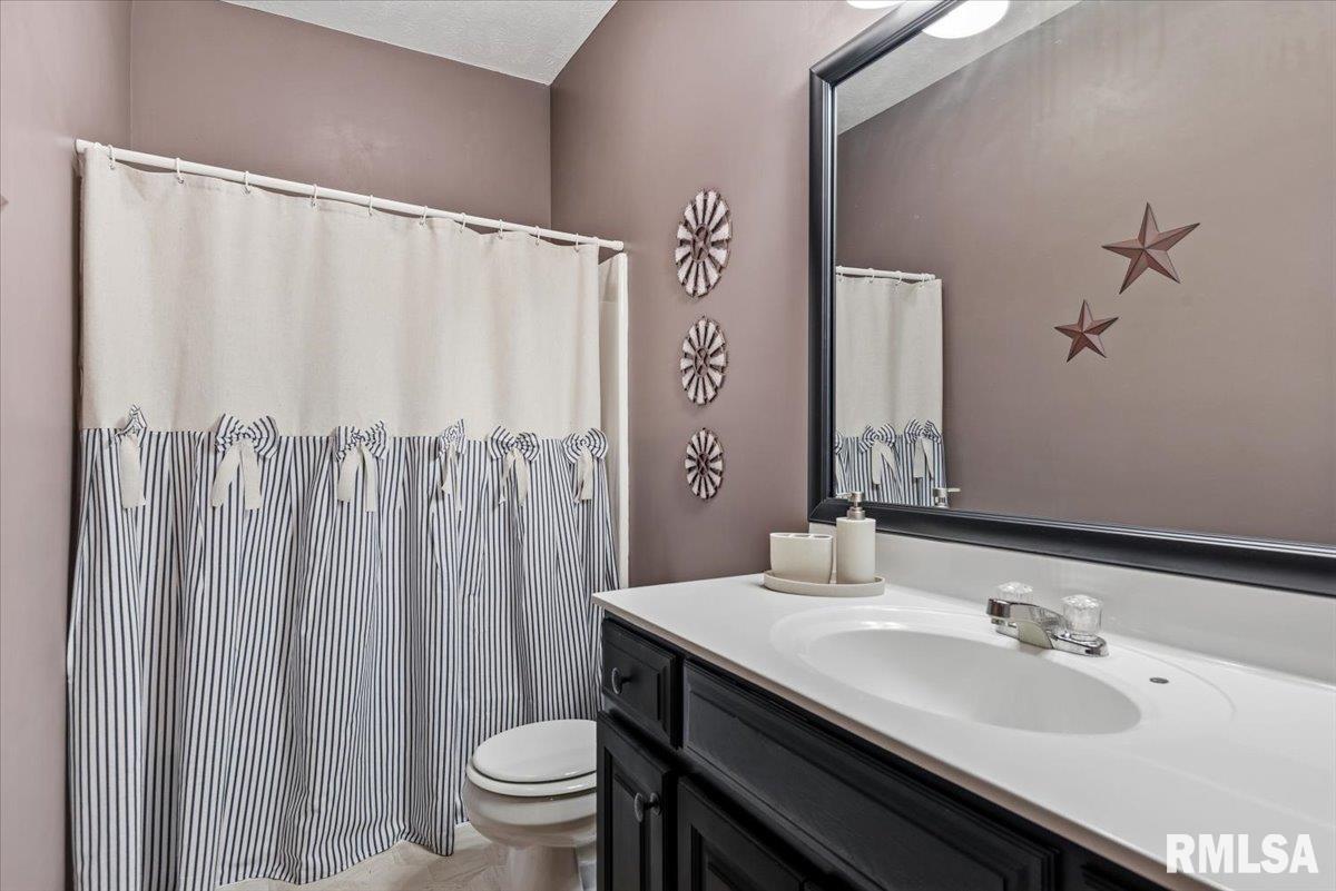 333 West Glenarm Road Glenarm, IL 62536 - Photo 43 of 68