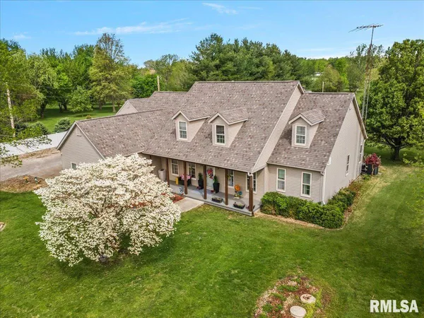 $535,000 | 333 West Glenarm Road, Glenarm, IL 62536