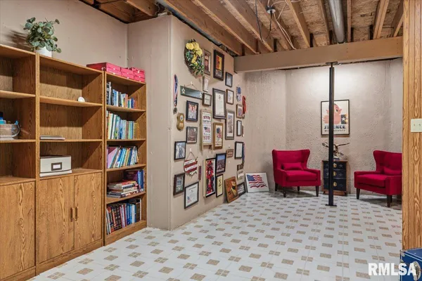 $535,000 | 333 West Glenarm Road, Glenarm, IL 62536