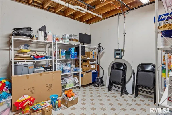 $535,000 | 333 West Glenarm Road, Glenarm, IL 62536