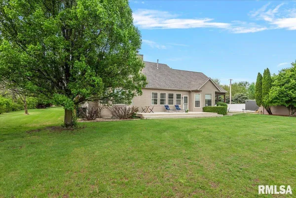 $535,000 | 333 West Glenarm Road, Glenarm, IL 62536