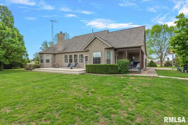 $535,000 | 333 West Glenarm Road, Glenarm, IL 62536