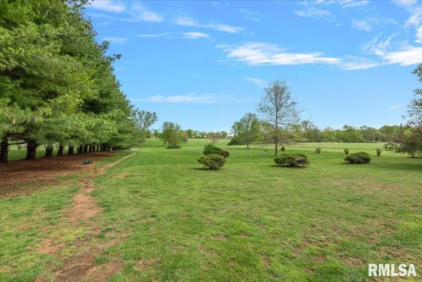 $535,000 | 333 West Glenarm Road, Glenarm, IL 62536