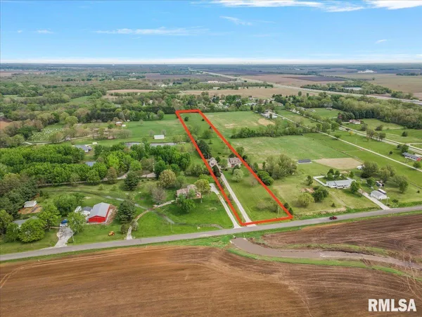 $535,000 | 333 West Glenarm Road, Glenarm, IL 62536