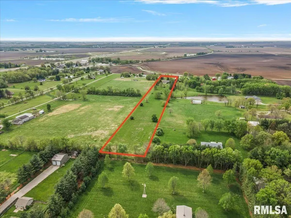 $535,000 | 333 West Glenarm Road, Glenarm, IL 62536