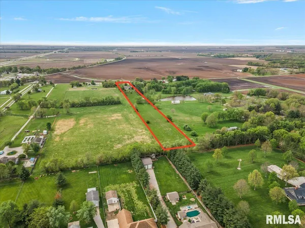 $535,000 | 333 West Glenarm Road, Glenarm, IL 62536