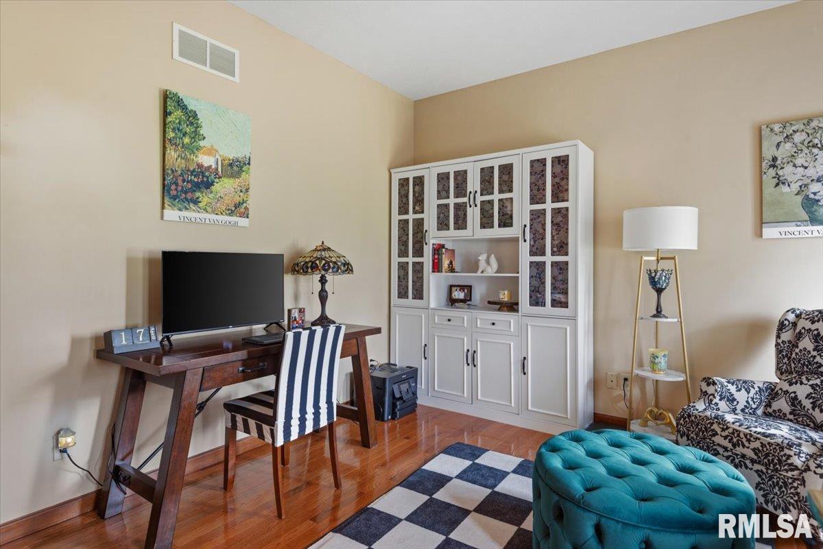 333 West Glenarm Road Glenarm, IL 62536 - Photo 7 of 68