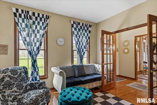 $535,000 | 333 West Glenarm Road, Glenarm, IL 62536