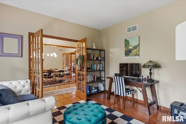 $535,000 | 333 West Glenarm Road, Glenarm, IL 62536