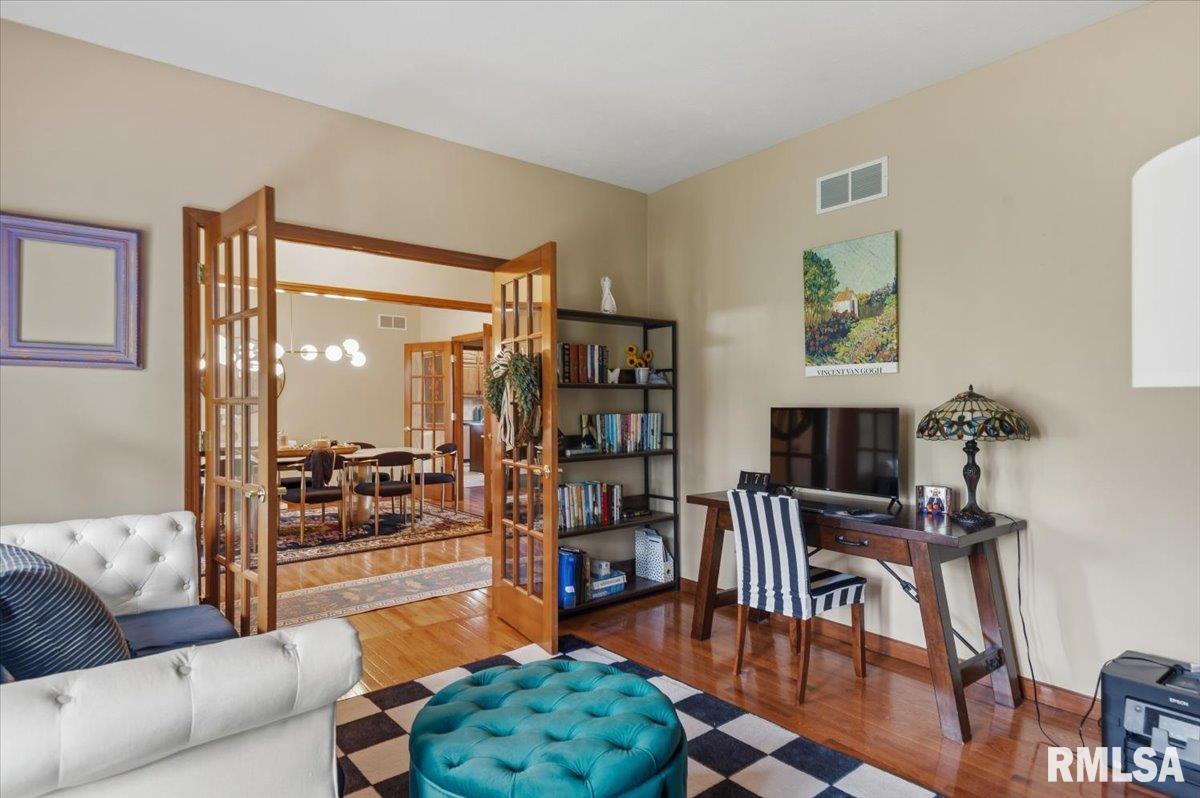 333 West Glenarm Road Glenarm, IL 62536 - Photo 9 of 68