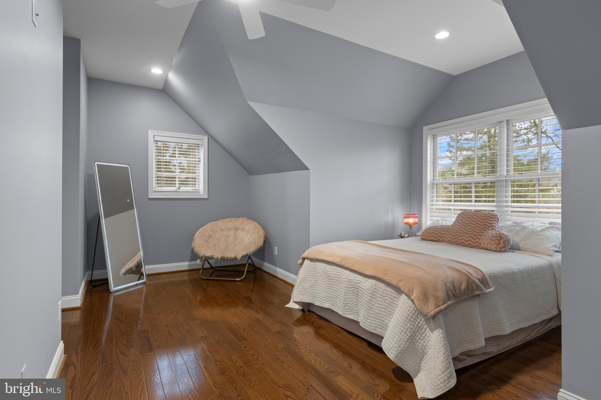 152 Hunters Lane Devon, PA 19333 - Photo 45 of 57 Gorgeous wood floor and cozy alcove!