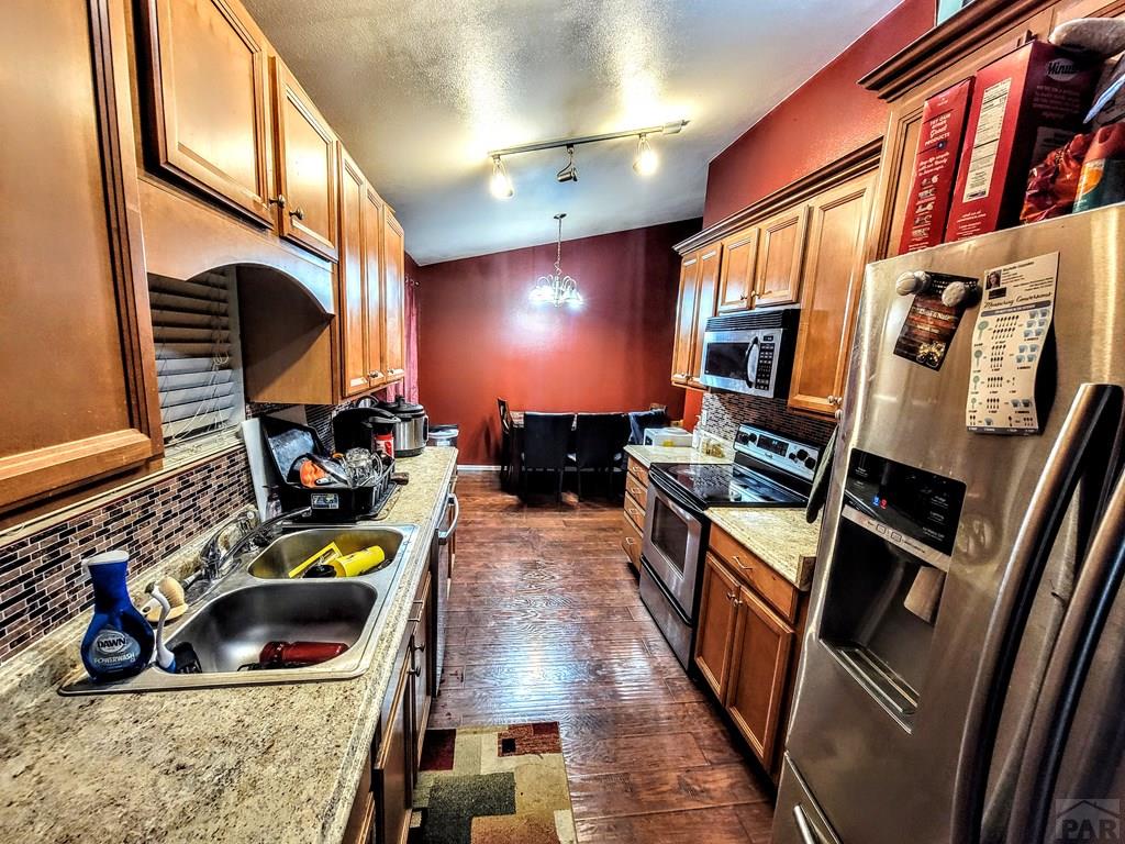 4645 Ridge Drive Pueblo, CO 81008 - Photo 9 of 44