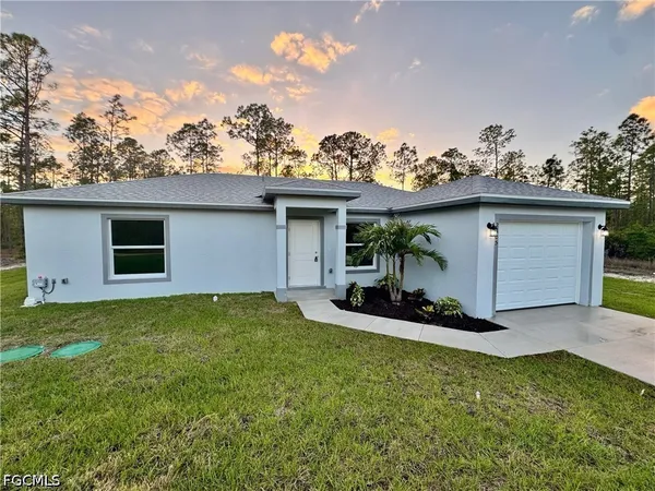$1,800 | 2305 Grant Avenue, Alva, FL 33920