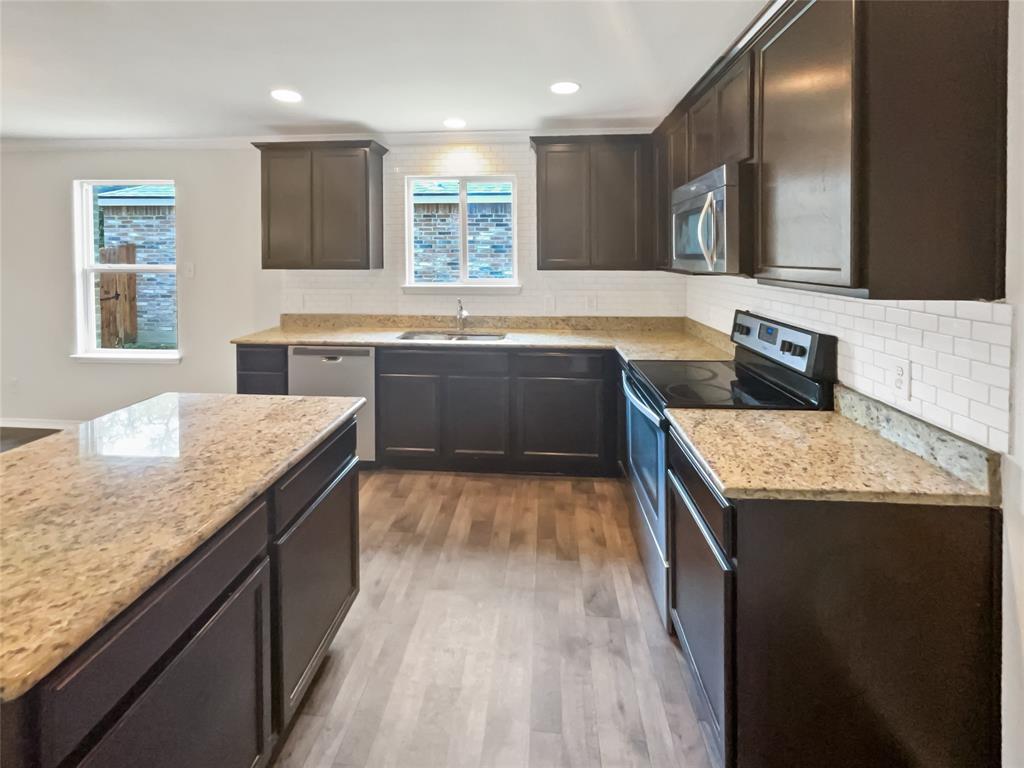 1409 Rivers Creek Lane Little Elm, TX 75068 - Photo 13 of 19