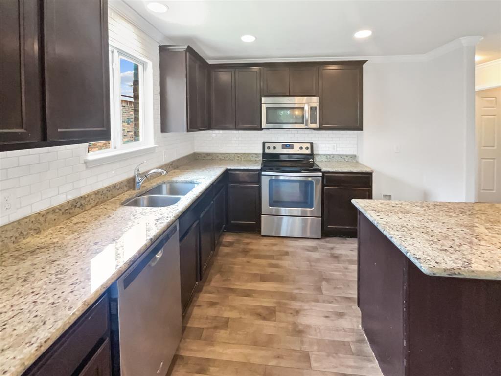 1409 Rivers Creek Lane Little Elm, TX 75068 - Photo 6 of 19