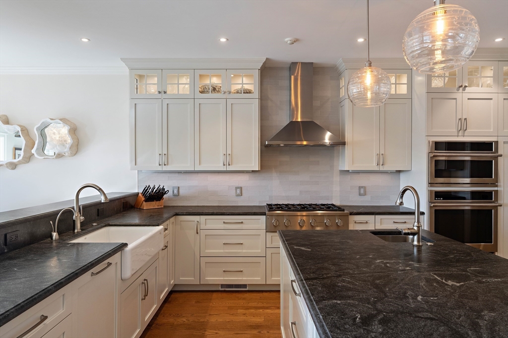 56 Crescent Road Needham, MA 02494 - Photo 7 of 33