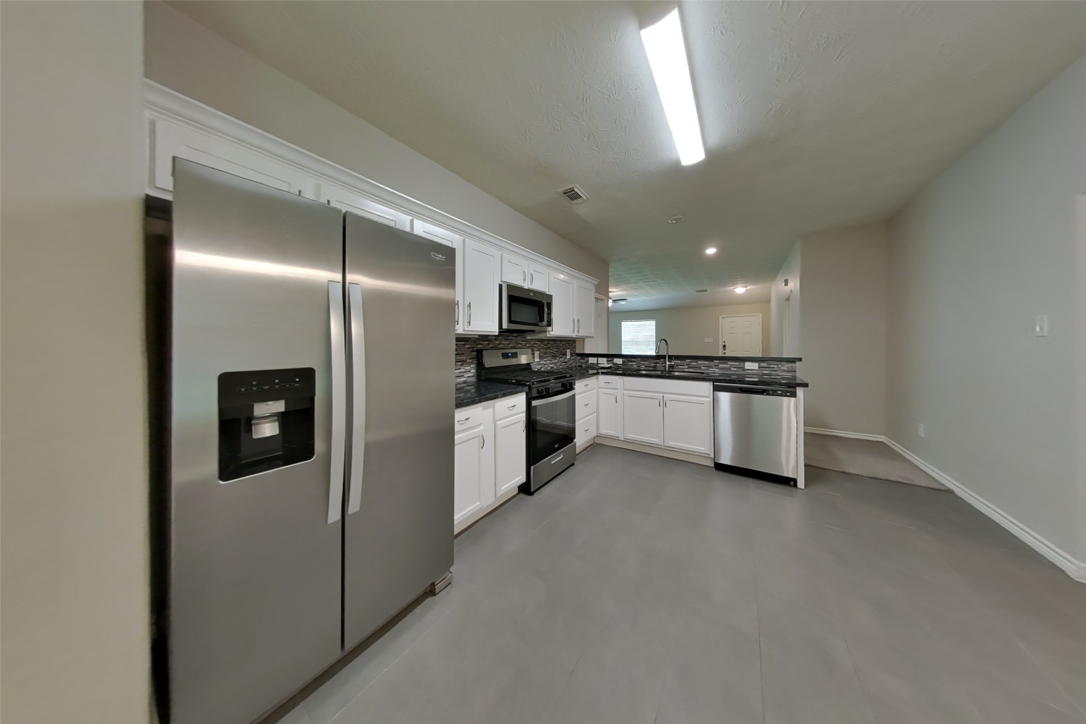 25402 Holyoke Lane Spring, TX 77373 - Photo 5 of 16