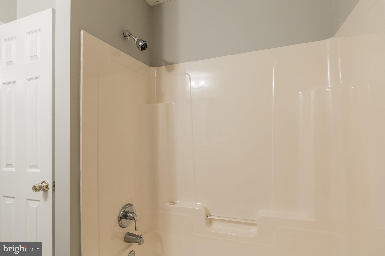 4134 Granby Road Woodbridge, VA 22193 - Photo 14 of 25 Master Bath Tub Enclosure