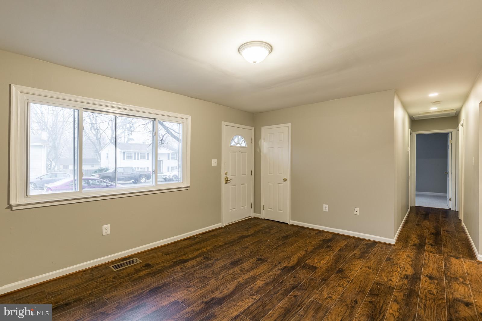 4134 Granby Road Woodbridge, VA 22193 - Photo 4 of 25 Floors continue down hallway