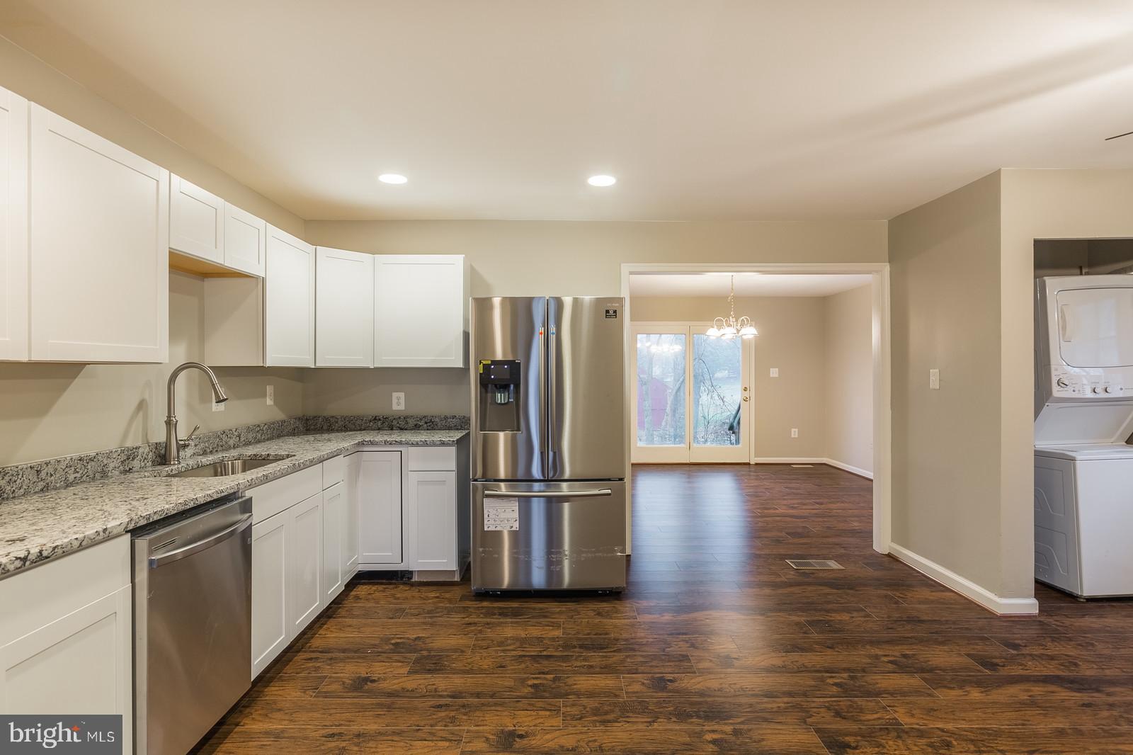4134 Granby Road Woodbridge, VA 22193 - Photo 6 of 25 New floors, appliances, countertops