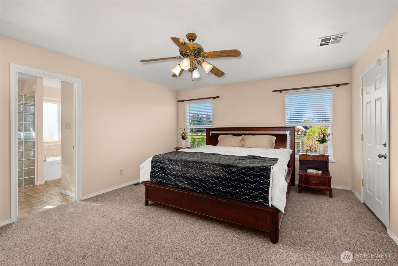 395 Ceres Hill Road Chehalis, WA 98532 - Photo 17 of 40 a bedroom with a bed and window