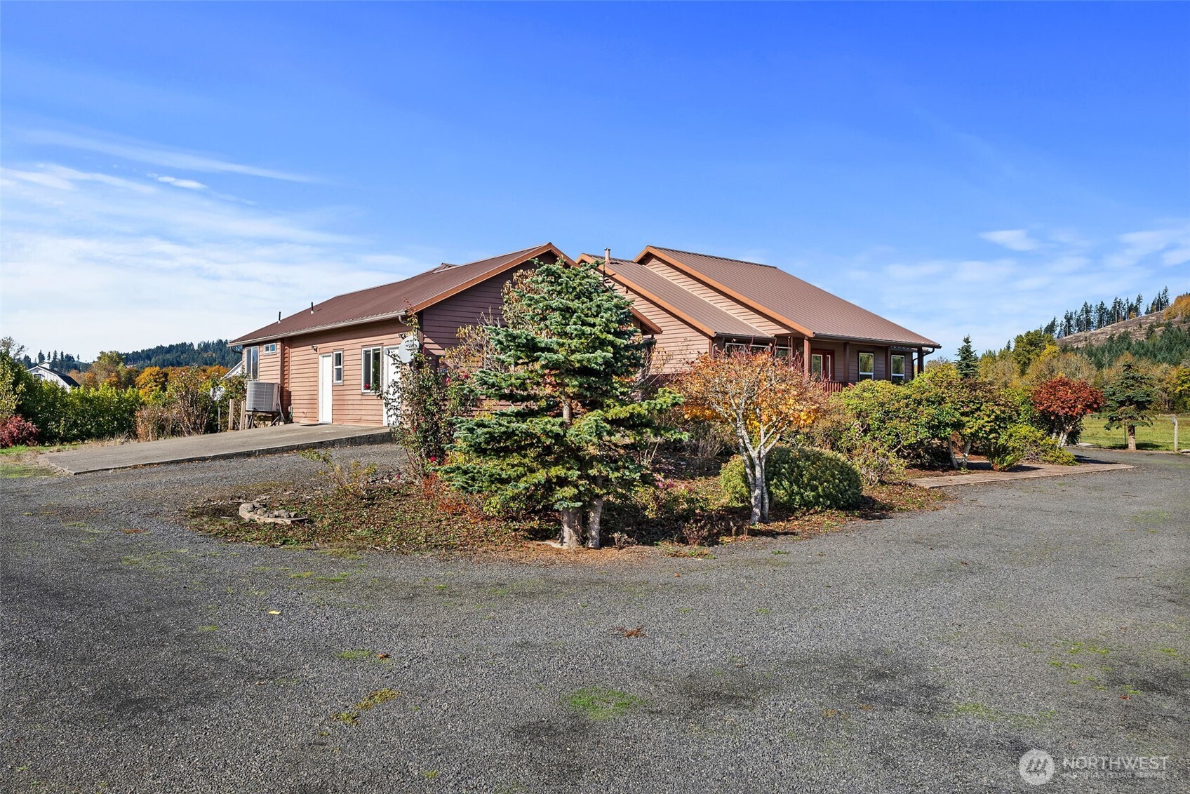 395 Ceres Hill Road Chehalis, WA 98532 - Photo 6 of 40 front view of a house with a street