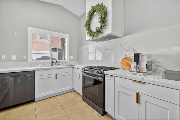 $589,900 | 37763 Colebridge Street, Palm Desert, CA 92211