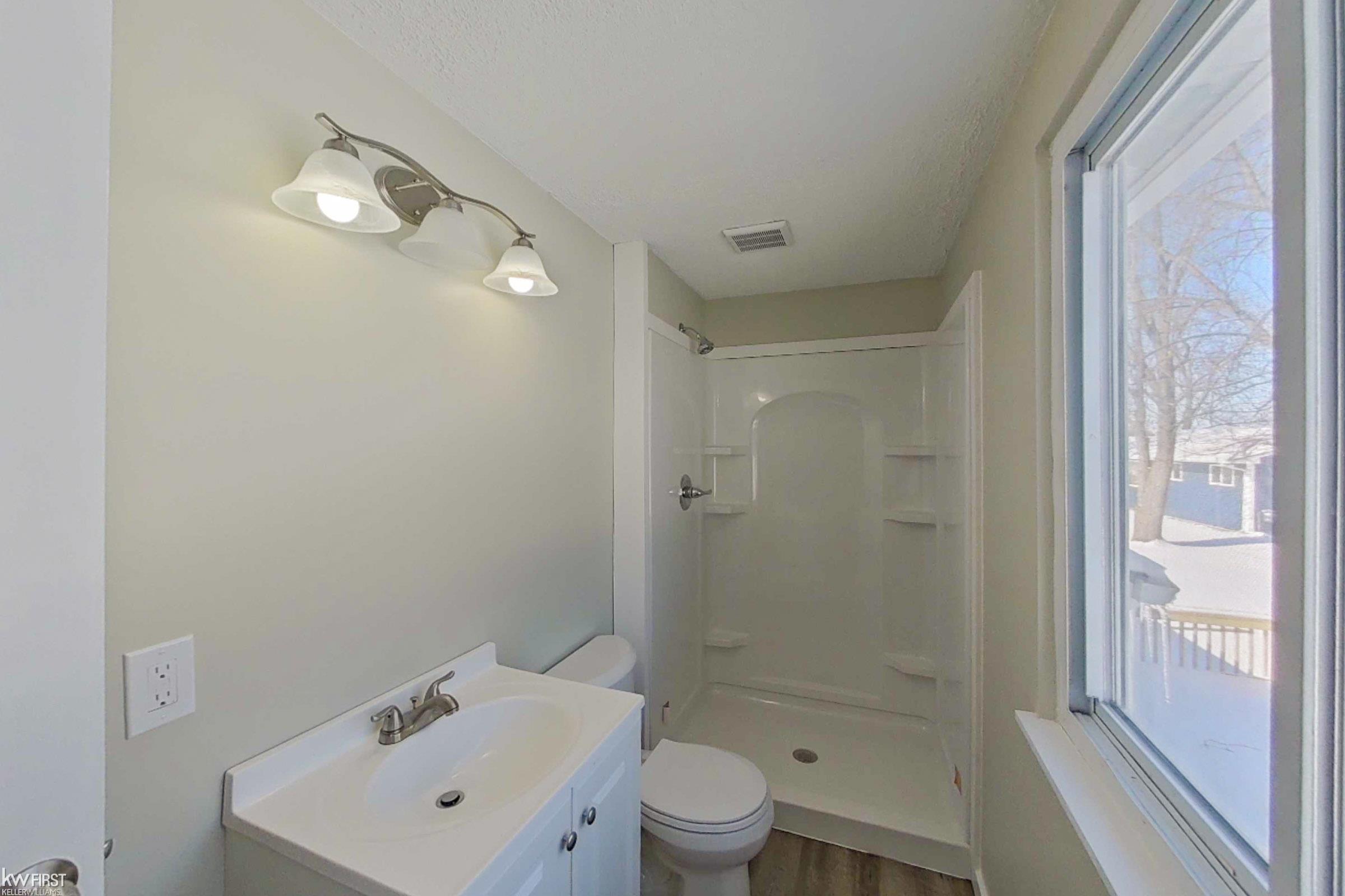 7447 East Bristol Road Davison, MI 48423 - Photo 14 of 37 50166842-32b08155-b8d0-476b-87a1-c369218b5121.JPG