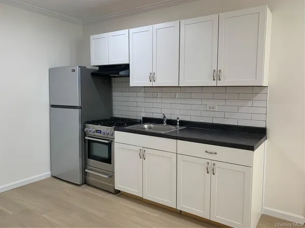 $2,500 | 21-29 Audrey Avenue, Unit 2, Oyster Bay, NY 11771