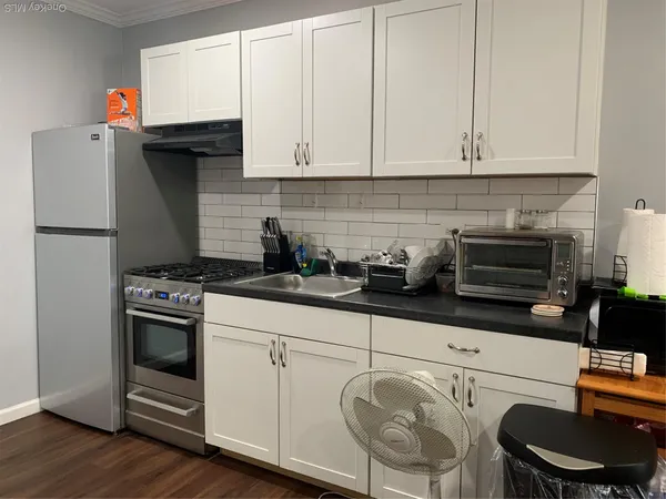 $2,500 | 21-29 Audrey Avenue, Unit 2, Oyster Bay, NY 11771